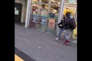 【悲報】陰キャさん、ファミマ前で大喧嘩してしまうｗｗｗｗ