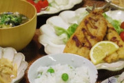 【画像】外国人「日本人は毎日こんな食卓を囲んでるのか！？ありえない！！！」