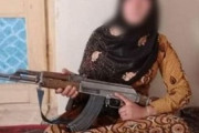 アフガンの少女、両親を殺した「タリバン」戦闘員を射殺