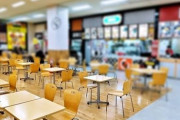 「フードコートでお弁当を食べていたら「持ち込み不可です」と注意されましたこれっていけない事ですか？」