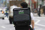 『ウーバーイーツ』配達員増えすぎ！失業者の受け皿だったが窮地に･･･