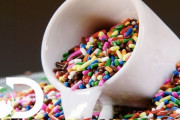 ケーキに振りかけるカラフルな砂糖菓子「スプリンクル」の作り方　海外の反応