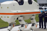 【画像】ハイテク先進国日本、世界初の人を乗せられる4足歩行ロボットを開発！！！