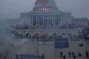 【速報】 米議会トランプ支持者乱入で計４人が死亡