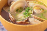 アサリの味噌汁のアサリって普通食べないらしいよ