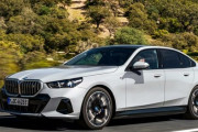 BMW、新型「5シリーズ」販売開始！価格は798万円から