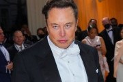 イーロン・マスク氏がツイッター社の会議で宇宙人や宇宙文明に言及→テスラの株価がヤバイことになってしまうｗｗｗｗｗ
