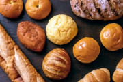 「パン屋で絶対に買ってしまうパン」をひとつ想像してこのスレを開いてください