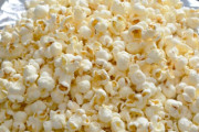スナック菓子はこの3種類あればとりあえず1週間持つよな