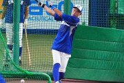 イチローさん(51)ナゴドでのバッティング練習で柵越え連発
