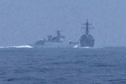 台湾海峡で米海軍艦に中国海軍艦が接近、約140mの距離で横切る危険な行為…「海のルールに違反する」と非難」！