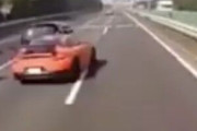 【急募】高速道路で700馬力の高級外車に速度300kmで後ろから煽られたときの対処法