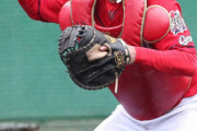 カープ中村奨成“動画漬け”で配球向上　小林＆甲斐らの映像「スゴく勉強になる」　坂倉は倉とマンツーマンで守備力向上に励む
