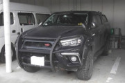 【悲報】トヨタ・ハイラックス（幅190cm）、4mの道路を爆走した結果・・・・