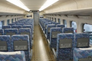 新型コロナで東海道新幹線車両を消毒