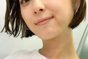 【画像】佐々木希、危ない赤ちゃん抱っこ「落としそうで怖い」心配の声が殺到