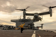 米海軍遠征型海上基地艦「ミゲル・キース」に海兵隊のオスプレイ航空部隊が初搭乗！
