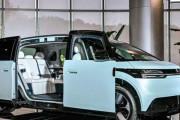 【画像】中国のEVミニバンが凄い！415馬力！！センターピラーレスで両側スライドドア！！