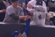 【MLB】ドジャースVSヤンキースで、ヤンキースファンが一生出禁レベルの行動をしてしまう… 流石にこれはアカンやろ…
