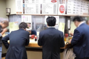【画像多数】韓国人「日本のサラリーマンが出勤途中に必ず立ち寄るという立ち食いそば屋さん」→「本当に美味しそう‥（ﾌﾞﾙﾌﾞﾙ」　韓国の反応