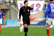 【悲報】サッカー審判「ルール通りジャッジするのは間違い。観客の望むジャッジをするのが正しい！」