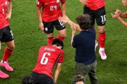 恥を知ってあの国で生きていけるの？　〜　【W杯】敗退の韓国「日本は助けてくれない」報道に韓国人も違和感　SNSでは「恥ずかしい」「自分が勝たなきゃ」の声