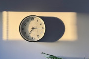 「9時5時勤務」ってよく聞くけど、本当に9時5時なんて定時あるの？