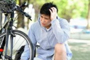 自転車屋「パンクもしてたけどタイヤとチューブも交換しといたし8000円ね」