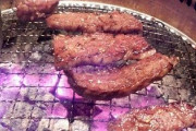 焼肉俺「ふぅ食った食った…お会計は…」 店員「15000円になります」 俺「はあ？ボッタか？」