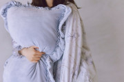 ＜長濱ねる＞秋のおうち時間を彩る！　多彩なルームウエア姿披露　ここから1年間「温かいひとときをお届け」