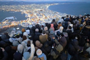 【北海道】混み合う函館山、夜景の時間制を本格検討！満足度低下阻止へ早期実施にらむ