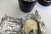 小さい頃、親の作ったおにぎりの包みが「アルミホイル」だった奴ｗｗｗｗ