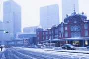 【速報】東京で雪が観測、雪の降る街に
