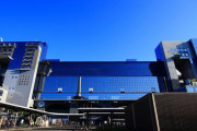 【画像】古都『京都』の中心駅、近代的すぎるwwwwwwwwwwwwwwww