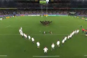 【動画】オールブラックス・ハカVSイングランド・V字陣形（ﾆﾔﾘ）