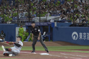 巨人・岡本、倒れこみながら送球 → すぐに立ち上がって併殺完成！