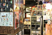 ワイ「個人居酒屋だ！入ったろ」　店長「…いらっしゃぃ(ﾎﾞｿｯ」　ワイ「誰？」　店長「さぁ？ｗ」