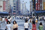 外国人「45年前の東京・新宿はこんな雰囲気だったらしいぞ」
