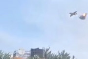 【軍事】コンゴ空軍のSu-25にMANPADSが命中する瞬間の映像。Su-25は無事着陸。