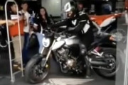 【動画】悲しい納車式。店を出た瞬間に事故ってしまうCB650R乗りの映像。