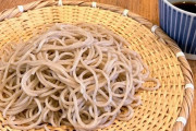 ラーメンうどんそばを食べる時に具やネギを入れないで食べたら本来の美味しさに目が見開くな