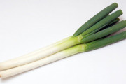 【ヤバい】ネギの青い部分、バナナよりスベるということが判明！農家さんが注意喚起