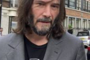ロンドンで目撃された最新のキアヌ・リーブス　誰も到達し得なかった境地に至ってる感が凄い