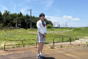 【画像】タイムマシーン3号山本さん、ラブライブ！シリーズの制服を着るｗｗｗｗｗ