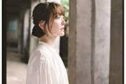 声優の花澤香菜さんが宇垣美里さんと写真を撮る　