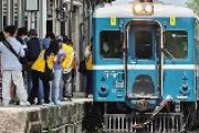 【台湾】約90年前に日本で製造のディーゼルカー「DR2400型」観光列車で台湾鉄道の支線を運行