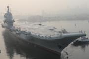 中国初の国産空母「山東」が就役、南シナ海に面する海南島に配備…海軍の空母は2隻体制に！