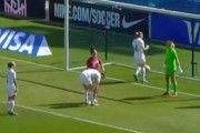 女子サッカー代表戦でDFがオウンゴールでハットトリック達成　ショックを受けすぎて前半40分で交代