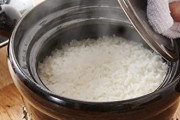 【朗報】鍋で炊いた米、おいしい