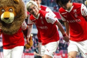 外国人「嘘だろ..」日本代表トリオのランスが急転直下で1部残留!?仏サッカーに激震！名門リヨンに2部降格処分！海外ファンが騒然！【海外の反応】